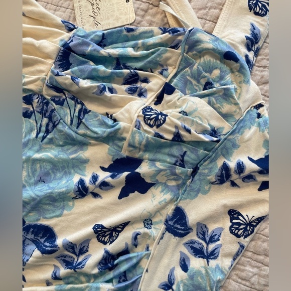 Free People | Women’s Ginger Snap Top Floral Blue & White Cross Back Size Large - Picture 2 of 7